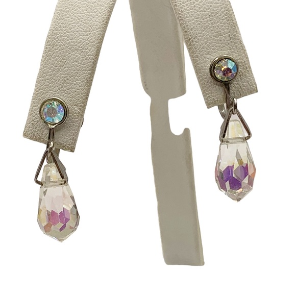 Vintage aurora Borealis briolette retro screw back earrings sparkling iridescent - Picture 1 of 9